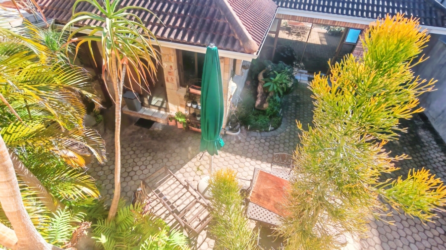 5 Bedroom Property for Sale in Outeniqua Strand Western Cape